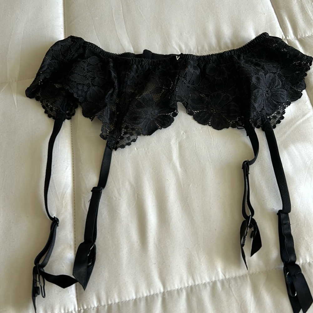 Victoria’s Secret Sexy Black Garter Belt
